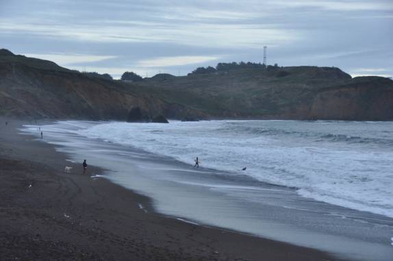 Praia ao norte de San Francisco, na Califórnia, nos Estados Unidos